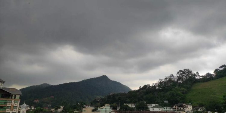 Morre homem que tomou veneno após matar a esposa a facadas