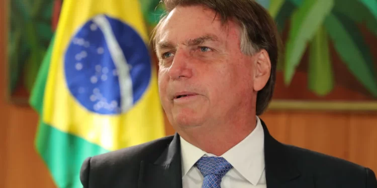 Bolsonaro: ‘Brevemente teremos uma das gasolinas mais baratas’