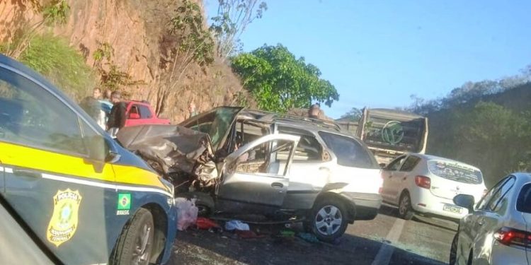 Grave acidente deixa uma pessoa morta na BR-259, em João Neiva