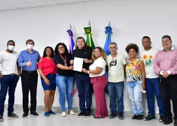 Daniel Santana e Sindsaúde assinam acordo coletivo de trabalho que garante direitos dos agentes de saúde