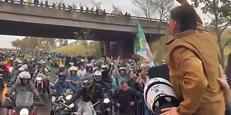 Bolsonaro diz que vai garantir propriedade de terras a assentados