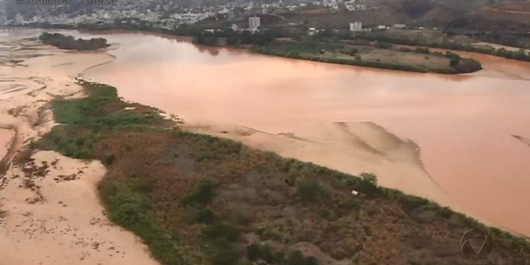 Lama no Rio Doce: governo do ES e MPF pedem bloqueio de R$ 10 bi de empresas