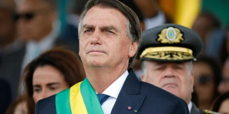 Campanha de Bolsonaro recebe mais de 300 mil doações em Pix