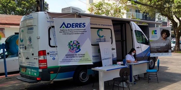 Aderes na Estrada estaciona em Colatina para orientar empreendedores