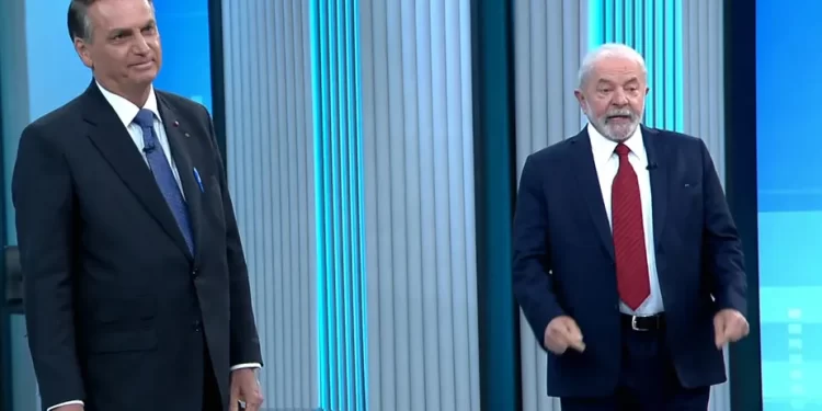 Sem prever no Orçamento, Bolsonaro promete aumentar salário mínimo para R$ 1.400