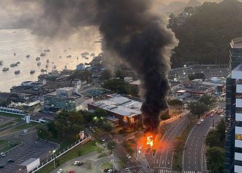 Meliantes tocam o terror em Vitória com ataques simultâneos a ônibus