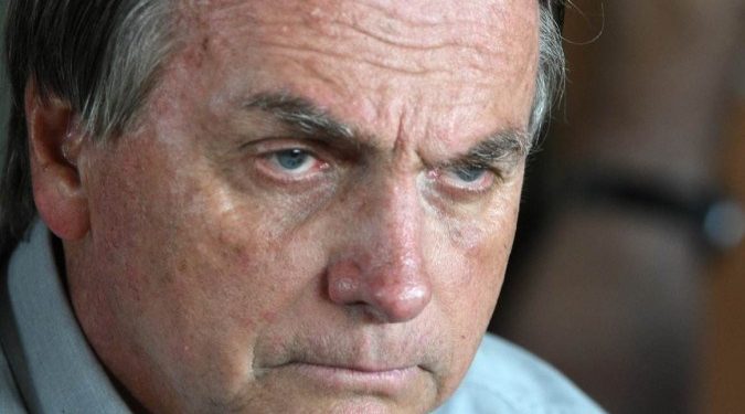 Após derrota para Lula, presidente Bolsonaro e aliados silenciam