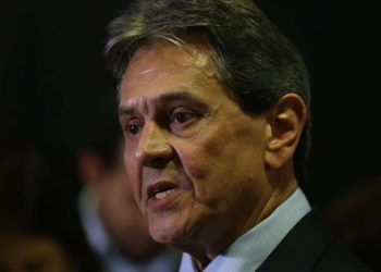 Roberto Jefferson resiste à prisão, troca tiros e usa granada contra agentes da PF