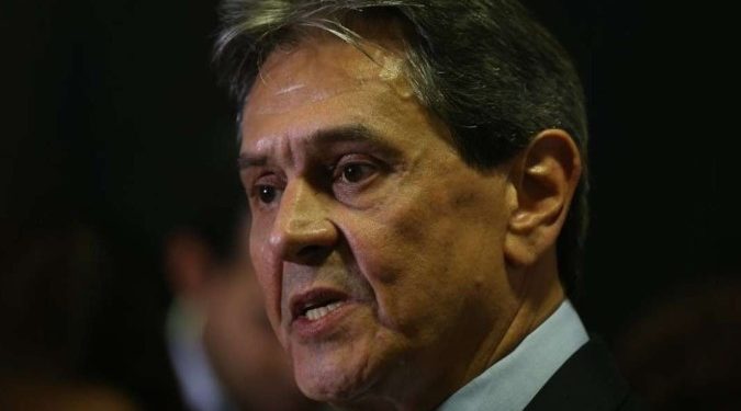 Roberto Jefferson resiste à prisão, troca tiros e usa granada contra agentes da PF