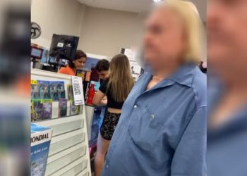 Idoso que fez ofensas racistas a jovens negros em Vila Velha é liberado sem pagar fiança