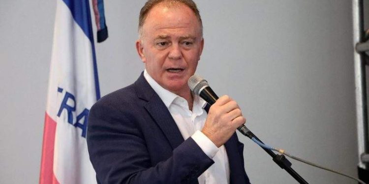 Casagrande se pronuncia após ataques em Vitória: “Não intimidarão as nossas forças”