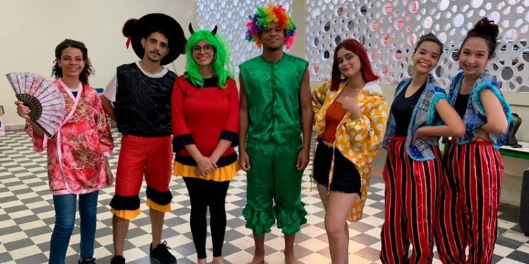 Colatina: Recanto do Conto recebe encenação de Bandeira Branca, por Luís Fernando Veríssimo
