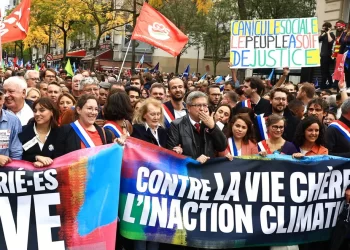 Milhares protestam em Paris contra alta de preços na França
