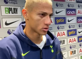 Richarlison chora e teme ficar fora da Copa do Mundo após lesão