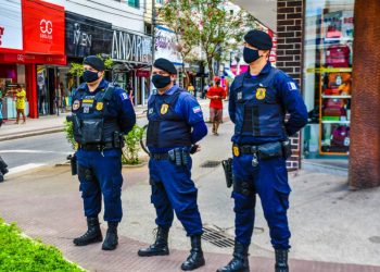 Guarda Civil apreende três suspeitos de cometer vários crimes no centro de Linhares