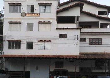 Homem tenta enforcar e matar esposa a facadas em Colatina