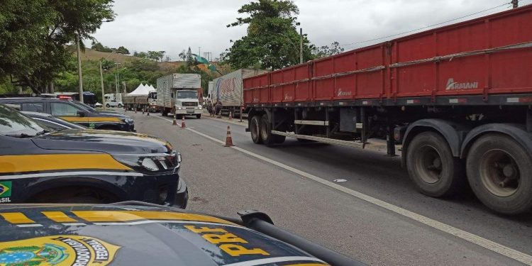 Rodovias federais no ES estão totalmente liberadas, diz PRF