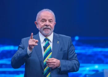 Lula quer licença para gastar R$ 200 bilhões no ano que vem