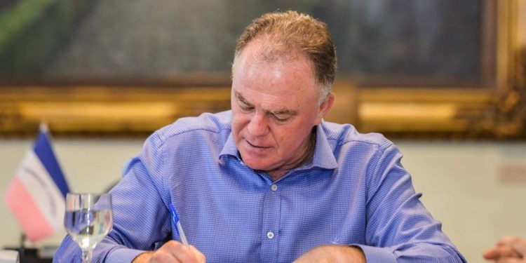 Casagrande firma compromisso para adesão ao pacto por desenvolvimento sustentável da ONU