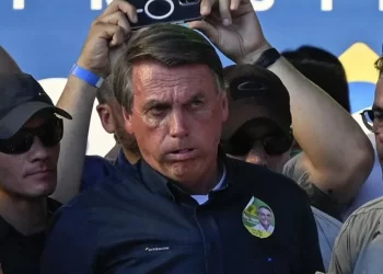 Bolsonaro dá entrada em hospital de Brasília com dores abdominais