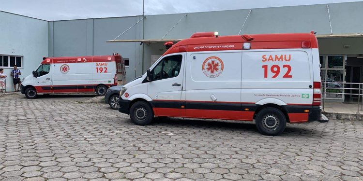 Quatro vítimas de ataques em escolas de Aracruz seguem internadas em estado grave