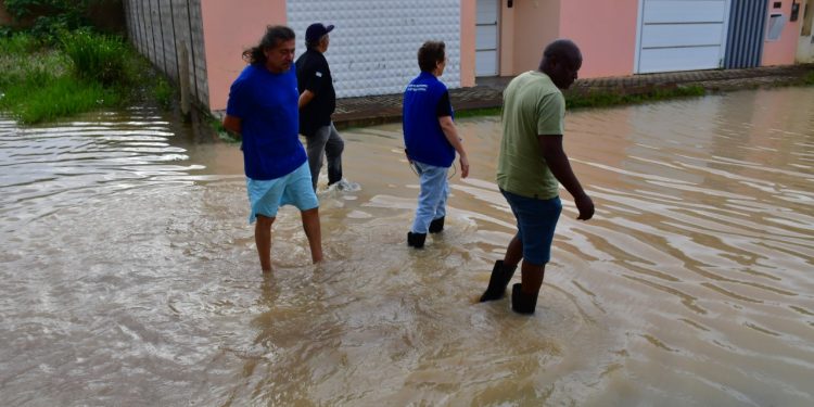 Movimento político tenta causar instabilidade usando alagamento em Guriri; estão falando até em fechar ponte