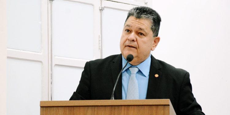 Paulo Fundão garante celeridade para votar projetos de interesse dos servidores
