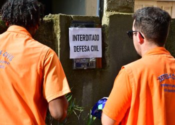 Prefeitura de São Mateus interdita 48 casas com risco de desabamento na Avenida Cricaré