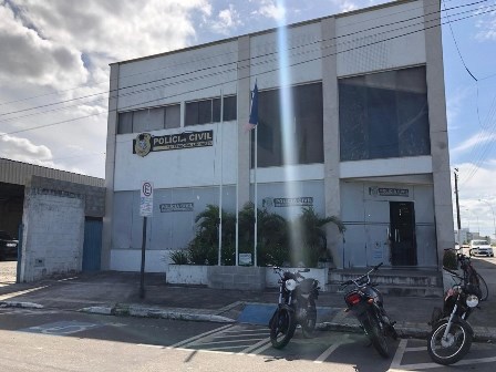Mulher é presa suspeita de tráfico de drogas em Linhares
