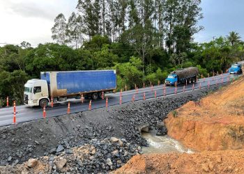Trânsito é liberado em desvio provisório na BR-101, em Aracruz