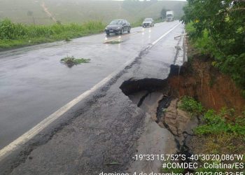 BR-259 é totalmente interditada em Colatina após erosão