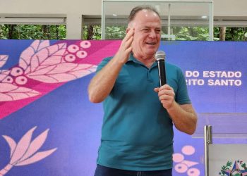 Governo do Estado inaugura nova quadra poliesportiva do Crefes