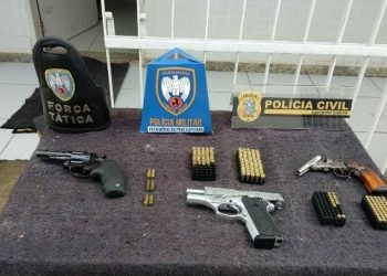 Operação conjunta prende quatro pessoas e apreende armas em Barra de São Francisco