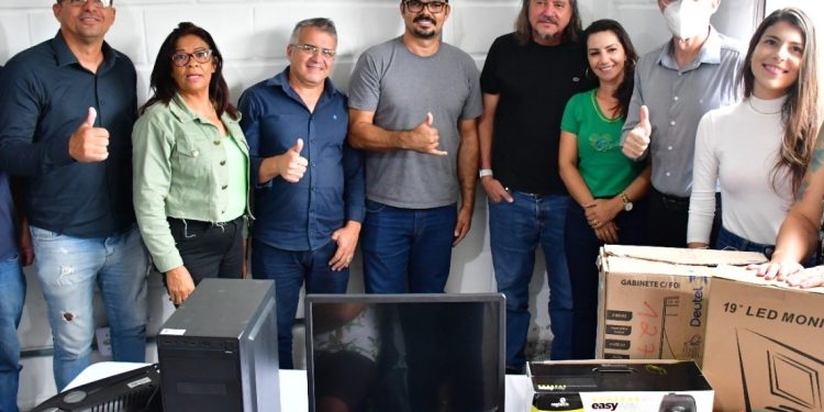 Investimento em tecnologia: Prefeitura de São Mateus entrega computadores novos para as UBS’s e outros serviços da saúde municipal