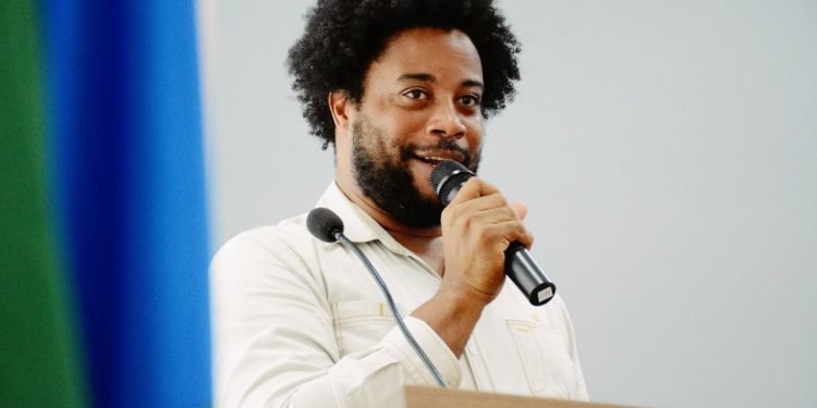 Câmara de São Mateus reconhece excelência no trabalho de médico cubano