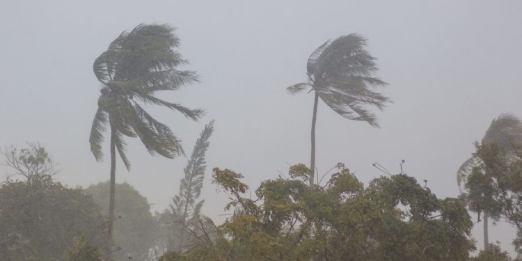 Ciclone subtropical vai atingir o ES e causar mais chuva forte