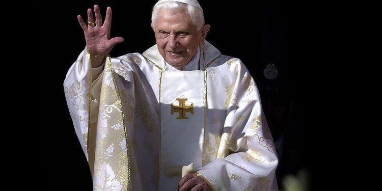 Morre papa emérito Bento 16 aos 95 anos