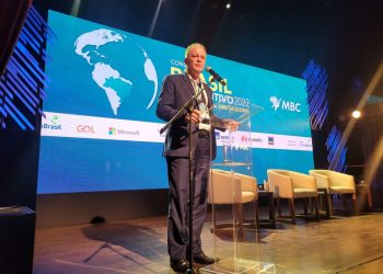 Casagrande participa de debate sobre economia verde em congresso