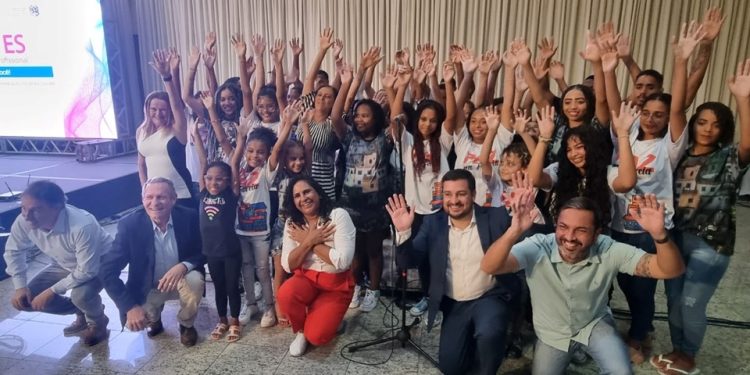 Governo realiza formatura dos cursos presenciais do Qualificar ES na Grande Vitória