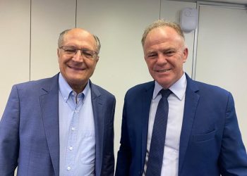 Governador Casagrande se reúne com vice-presidente eleito em Brasília