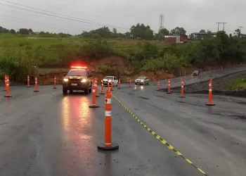 Eco101 libera desvio para passagem de veículos no km 71,5 da BR-101, em São Mateus
