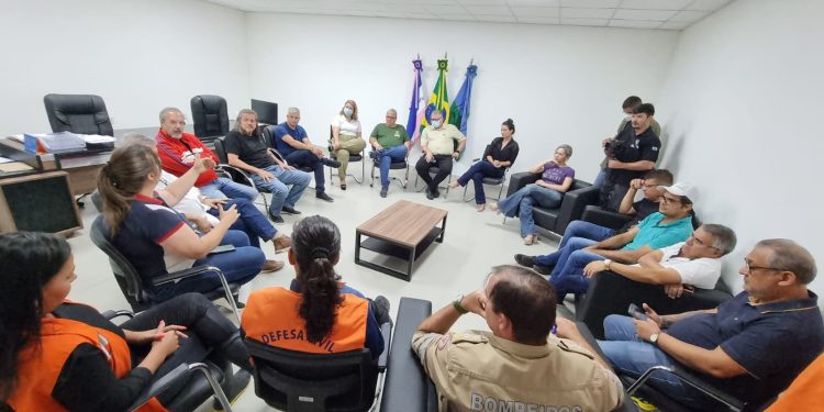 Casagrande envia representantes para ajudar a encontrar soluções para o problema de alagamentos em Guriri