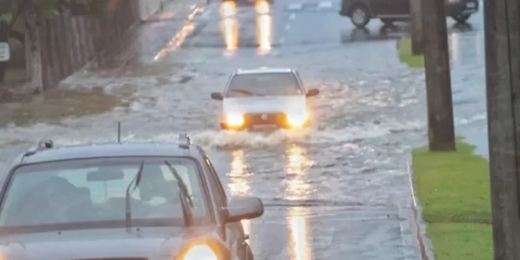 Alerta vermelho: ES recebe aviso de “grande perigo” para chuvas fortes