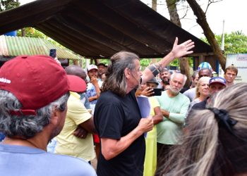 Em São Mateus, população se mobiliza contra determinação do Ministério Público Federal e Daniel Santana suspende ação na Praia do Bosque