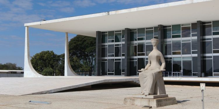 STF retoma agora à tarde julgamento sobre orçamento secreto