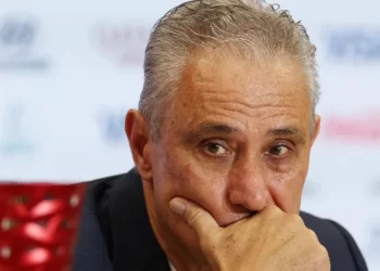 Tite, ex-treinador da seleção, é assaltado e leva esporro de criminosos por eliminação da Copa