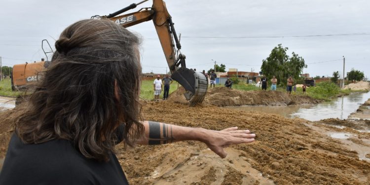 São Mateus foi o segundo município onde mais choveu no país durante a madrugada desta quarta-feira (14); prefeitura intensifica ações de auxílio a famílias prejudicadas