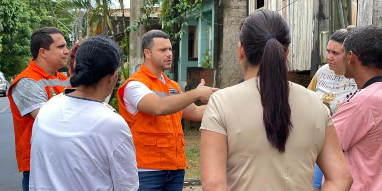 “Pior enchente da história”, diz prefeito sobre situação de Viana