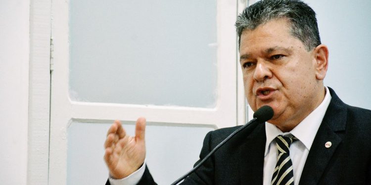 Câmara de São Mateus reconduz Paulo Fundão na presidência por mais dois anos
