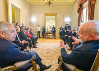 Lula vai usar dinheiro do BNDES para ajudar países vizinhos
